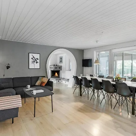 Semesterbostad Beautiful Home In Roslev With Sauna Roslev